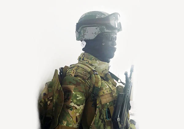 不要再說中國軍隊裝備差（chà）了-中國首次亮相新型單兵防彈衣：老外曾挑戰國貨後無話可說