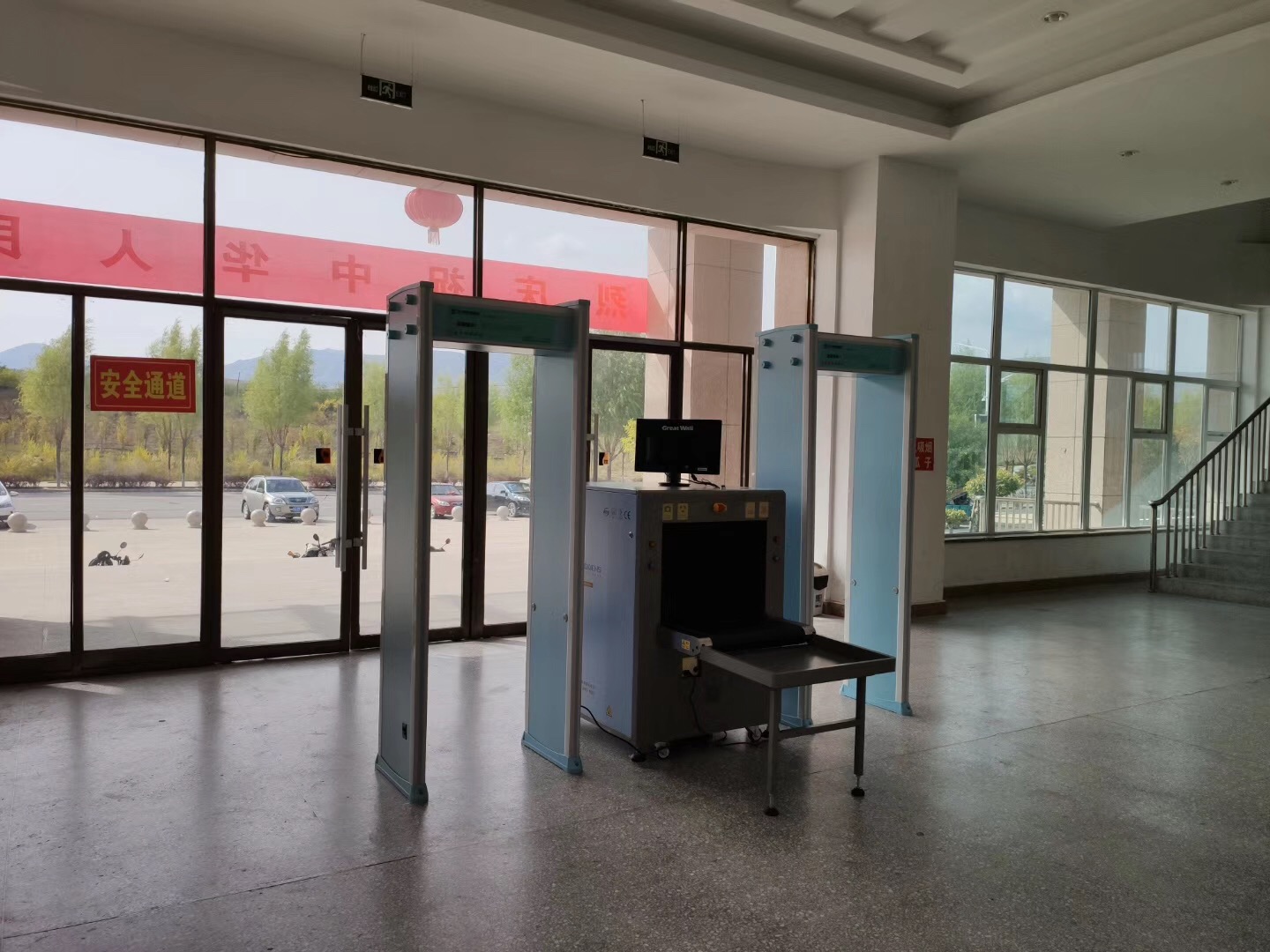 天美mv星空mv免费观看安檢機安檢門等安檢設備在寧夏海（hǎi）原縣首屆建設杯籃球運動會投（tóu）入使用