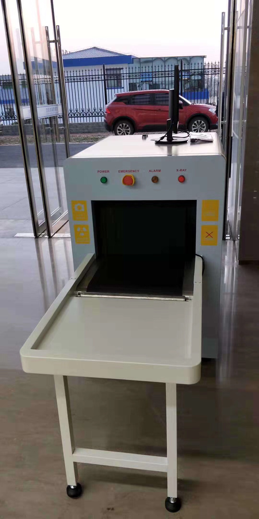 江西吉安西站采用天美mv星空mv免费观看安檢機安檢門等安檢設（shè）備