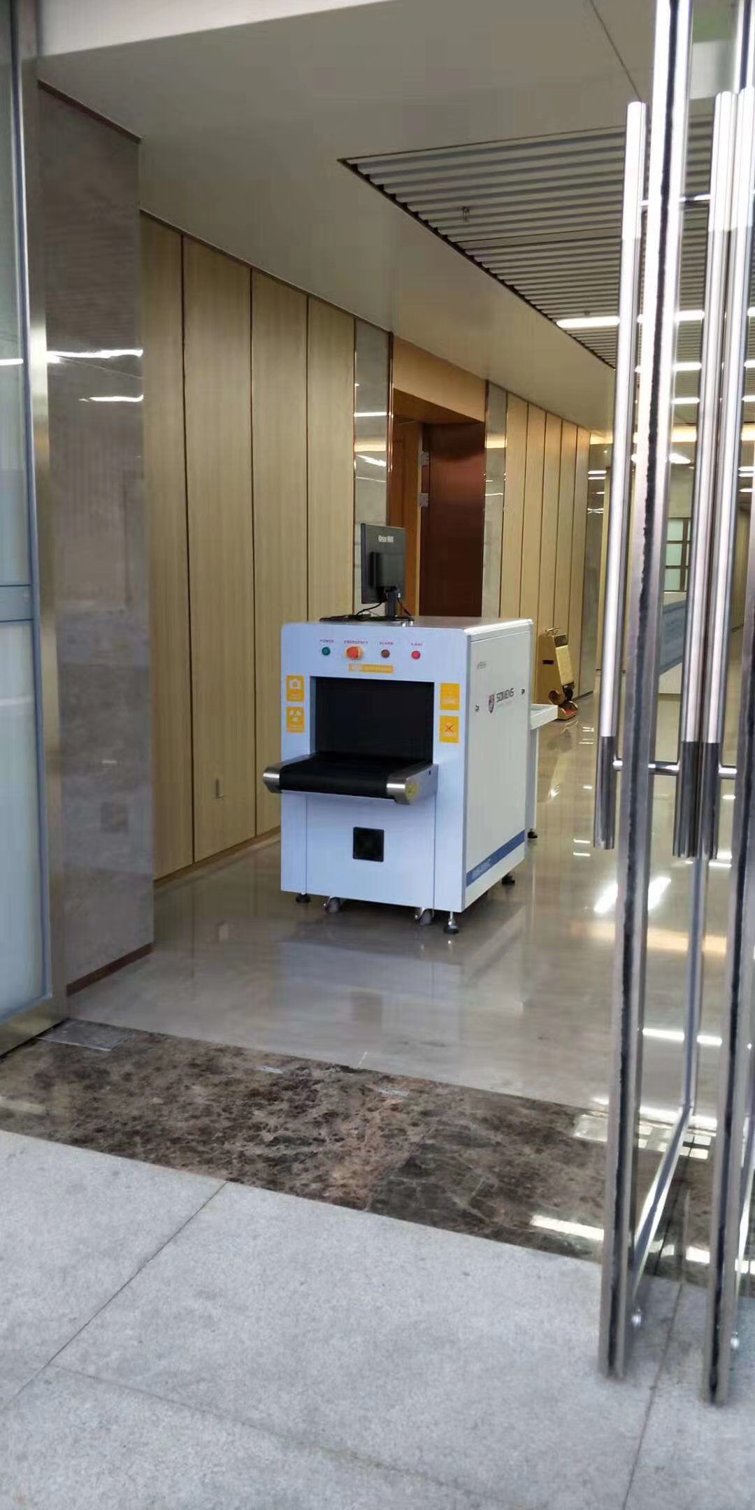 江西吉安（ān）西站采用天美mv星空mv免费观看安（ān）檢機安檢門（mén）等安檢設備