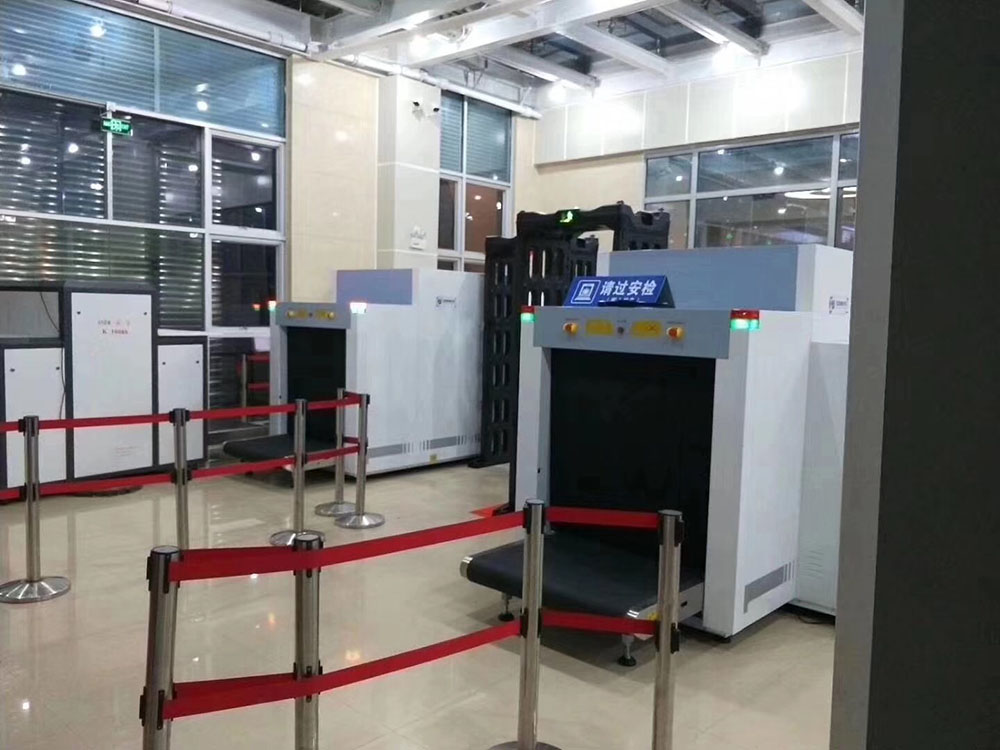 春運回家，車站行李過安檢機安檢需（xū）留意被掉包或被順走（zǒu）