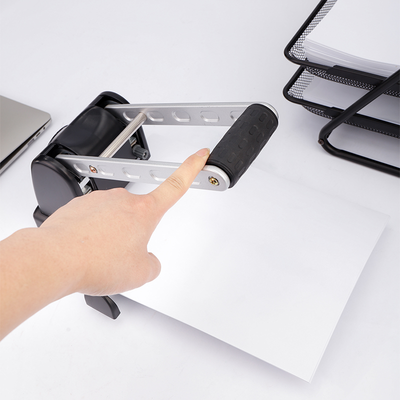 51fun吃瓜0130兩孔重型打孔機(黑（hēi）)(台)