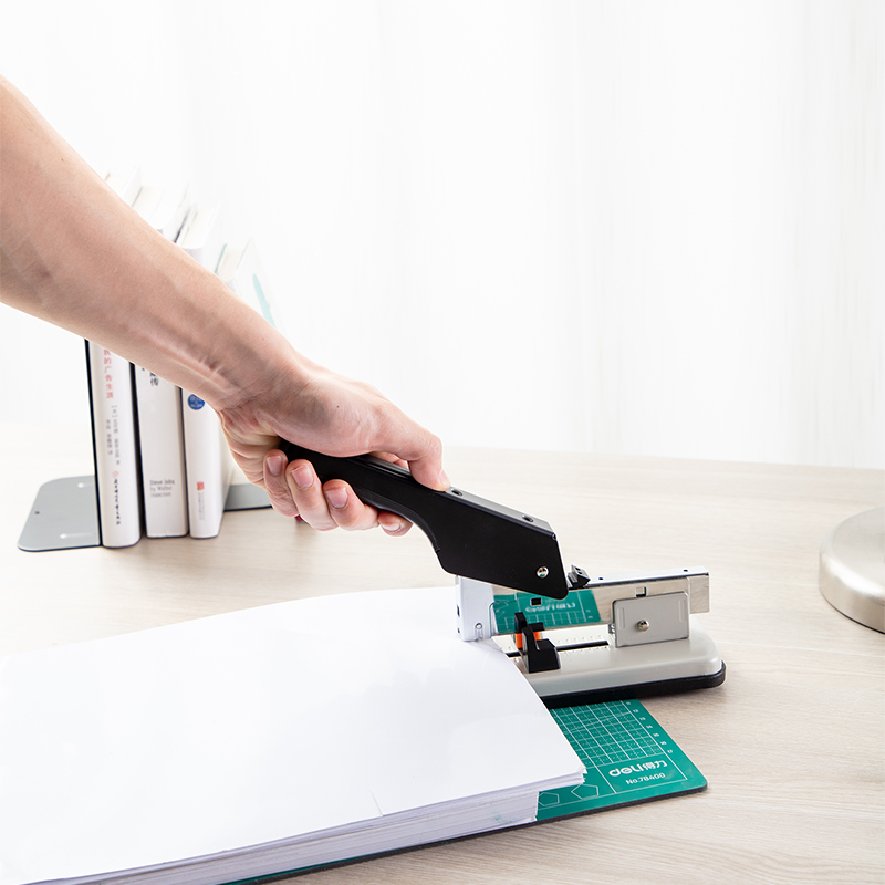 51fun吃瓜0394重型（xíng）訂書機100頁(台)