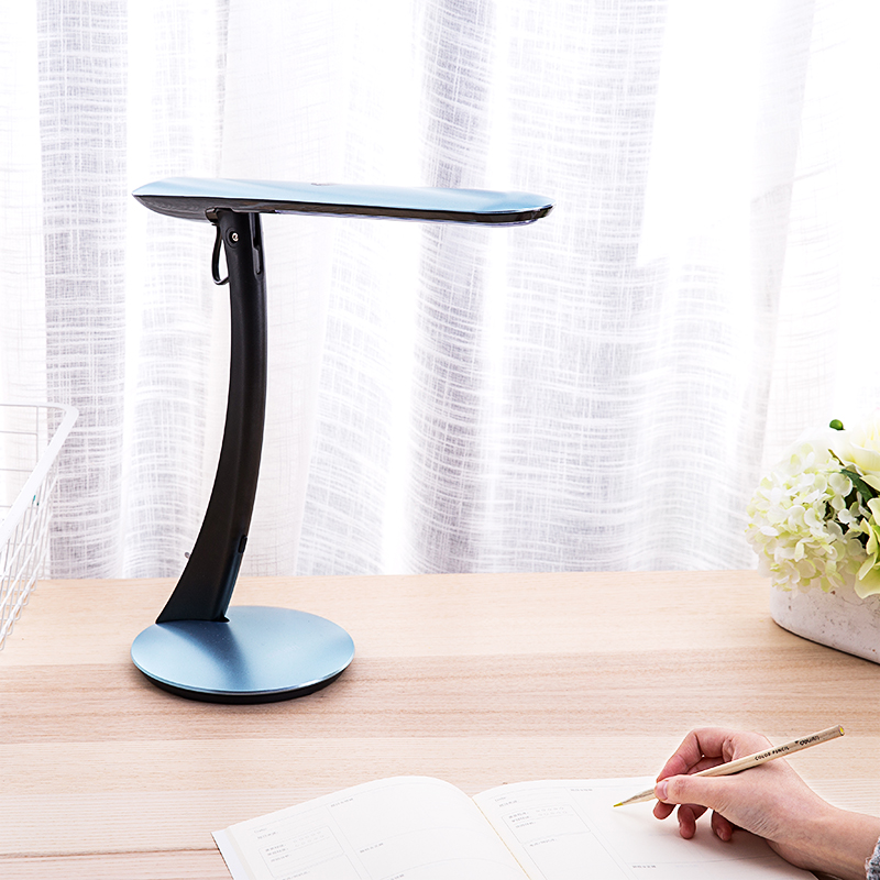 51fun吃瓜3675LED台燈(銀色)(台)220V