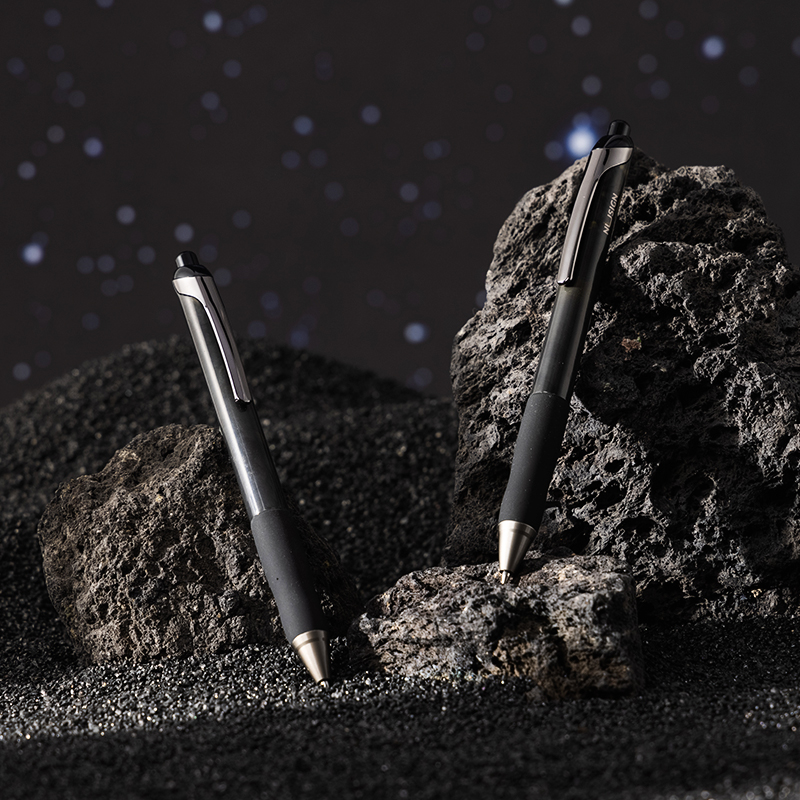 紐賽NS666C速幹按（àn）動紐賽中性筆0.5mm子彈（dàn）頭(清（qīng）照夜（yè）)(1支/卡)