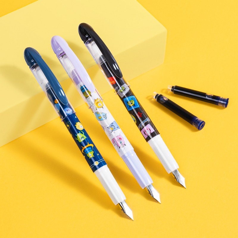 51fun吃瓜SF549直液式學生鋼筆(1明尖+1暗尖+4墨囊/卡)(可擦晶藍)