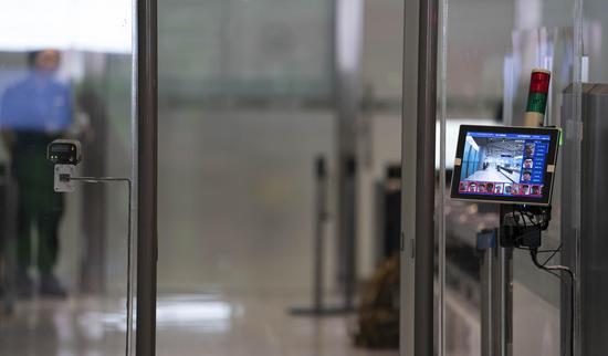 首都機（jī）場啟用高效通道 安檢用時至（zhì）少節省30秒