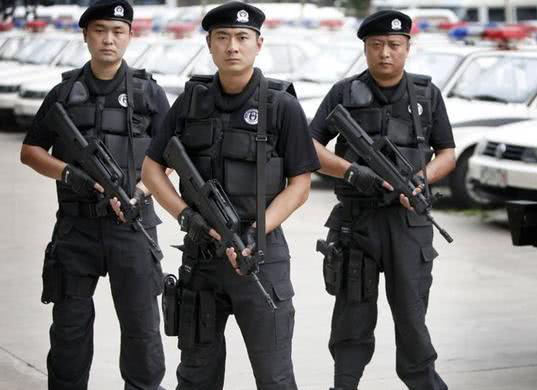 防彈衣真能防止子彈嗎？特警告訴（sù）你真實體會（huì），很是後怕！